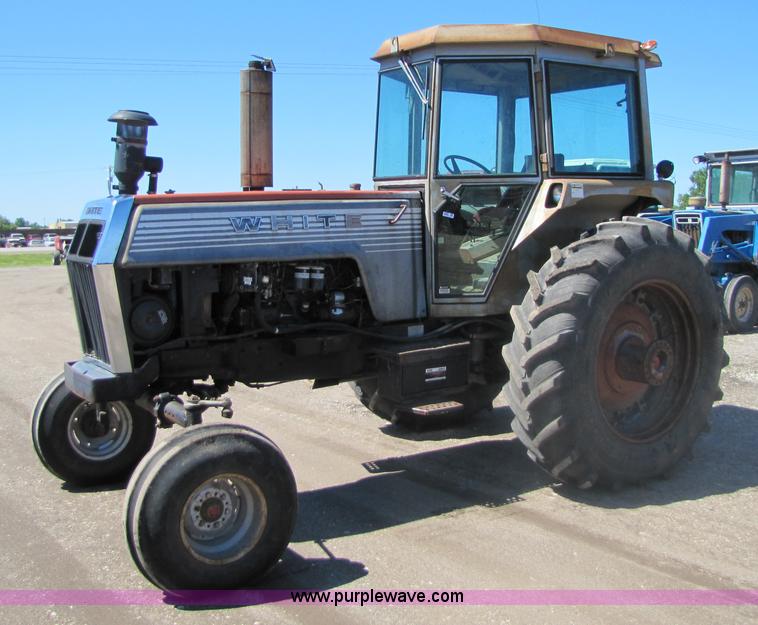 image for item 8485 White 2-105 Field Boss tractor