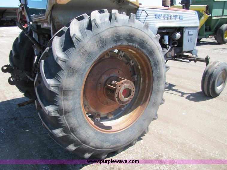 image for item 8485 White 2-105 Field Boss tractor