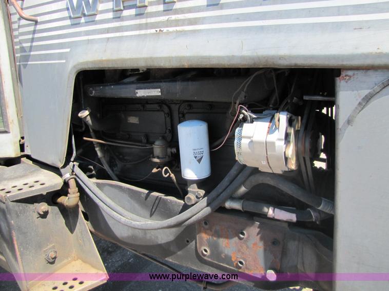 image for item 8485 White 2-105 Field Boss tractor