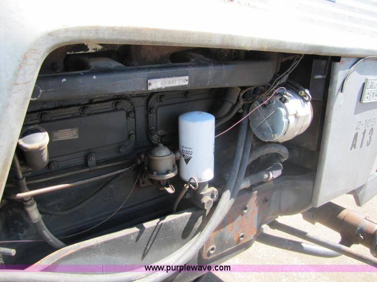 image for item 8485 White 2-105 Field Boss tractor