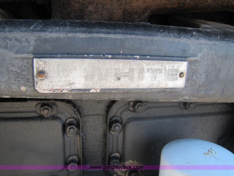 image for item 8485 White 2-105 Field Boss tractor