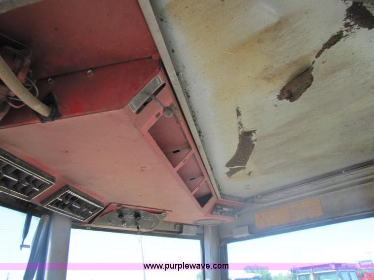 image for item 8485 White 2-105 Field Boss tractor