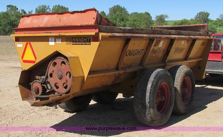 image for item 8994 Knight Pro 8018 twin slinger manure spreader