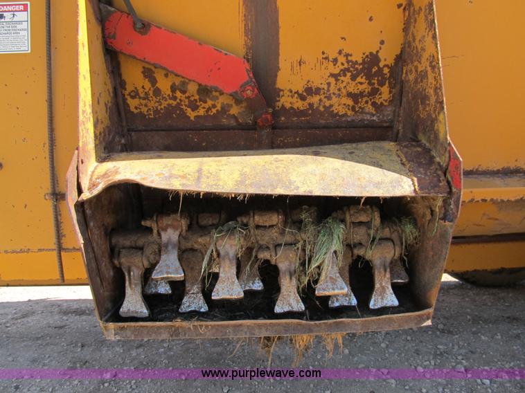 image for item 8994 Knight Pro 8018 twin slinger manure spreader