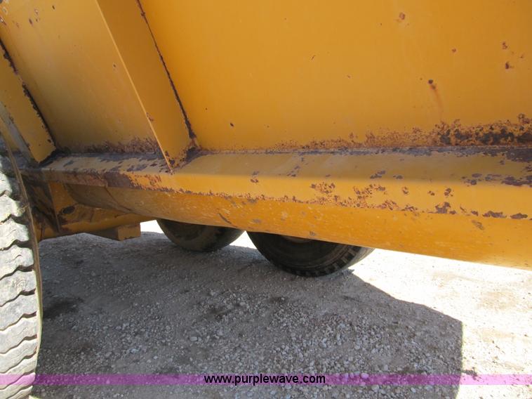 image for item 8994 Knight Pro 8018 twin slinger manure spreader