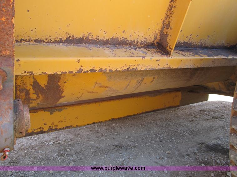 image for item 8994 Knight Pro 8018 twin slinger manure spreader