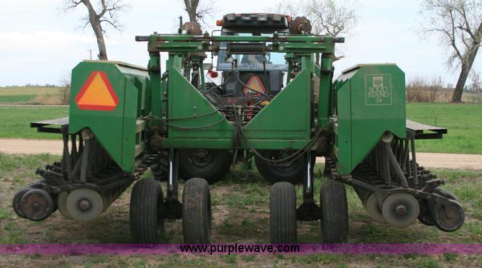 image for item 9000 1988 Great Plains 2SF24 solid stand drill