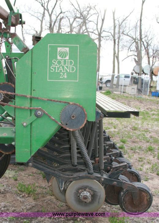 image for item 9000 1988 Great Plains 2SF24 solid stand drill