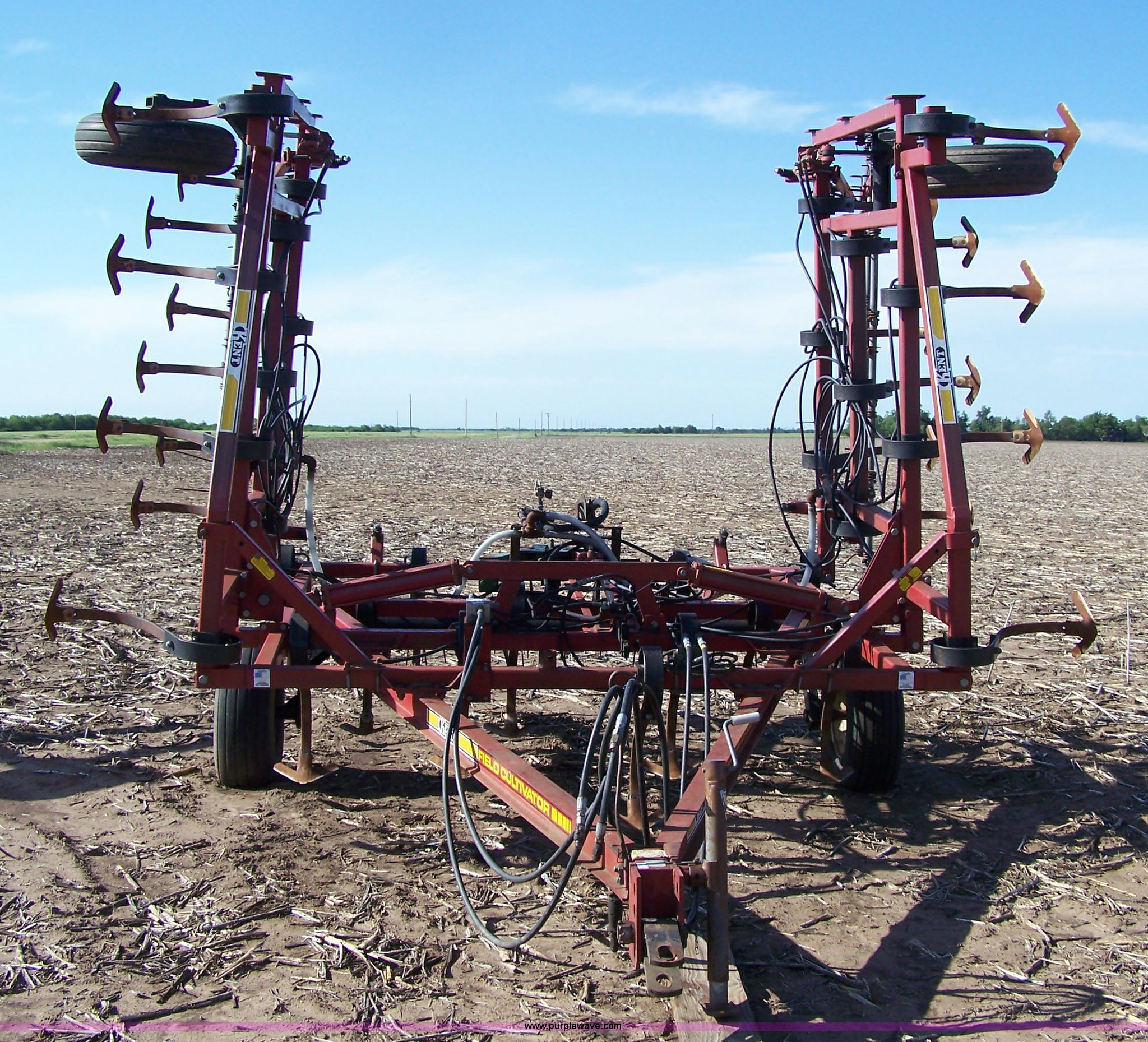 Kent 4325 field cultivator in Bushton, KS Item 7282 sold Purple Wave