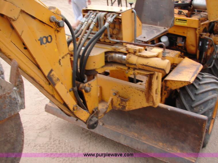 image for item 1000 1981 Case Davis 30+4 trencher and backhoe combo