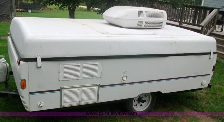 image for item 1002 1996 Coleman Fleetwood Santa Fe pop up camper