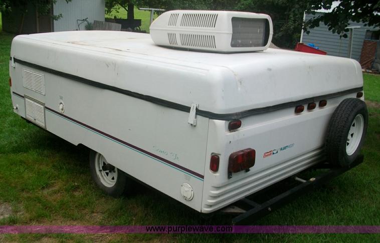 image for item 1002 1996 Coleman Fleetwood Santa Fe pop up camper