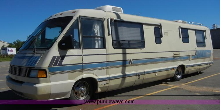 image for item 2362 1991 Elandan Winnebago RV/motor home