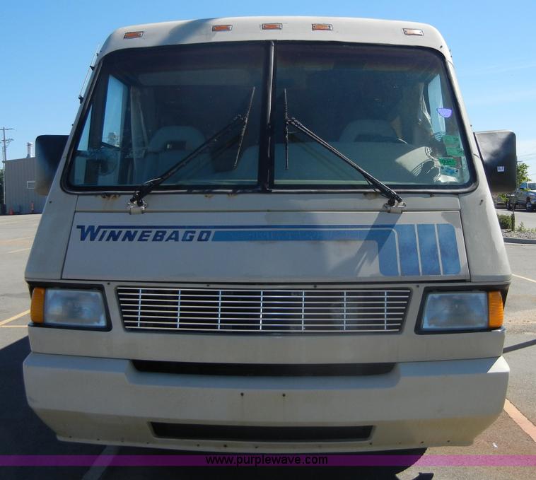 image for item 2362 1991 Elandan Winnebago RV/motor home