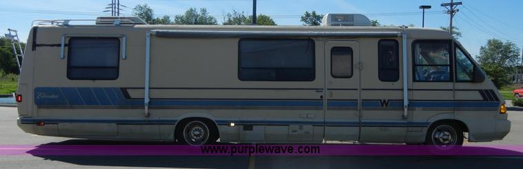 image for item 2362 1991 Elandan Winnebago RV/motor home
