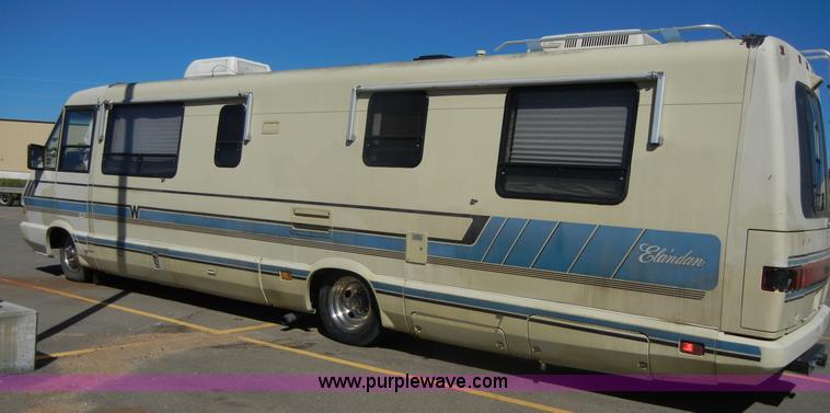 image for item 2362 1991 Elandan Winnebago RV/motor home