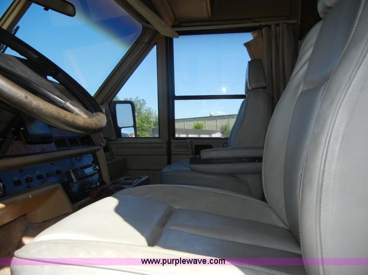 image for item 2362 1991 Elandan Winnebago RV/motor home