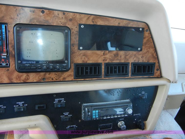 image for item 2362 1991 Elandan Winnebago RV/motor home