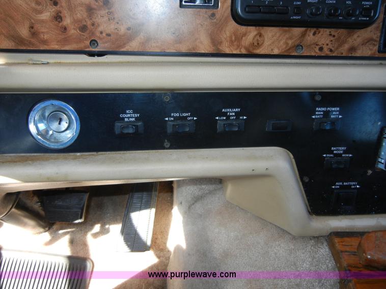 image for item 2362 1991 Elandan Winnebago RV/motor home