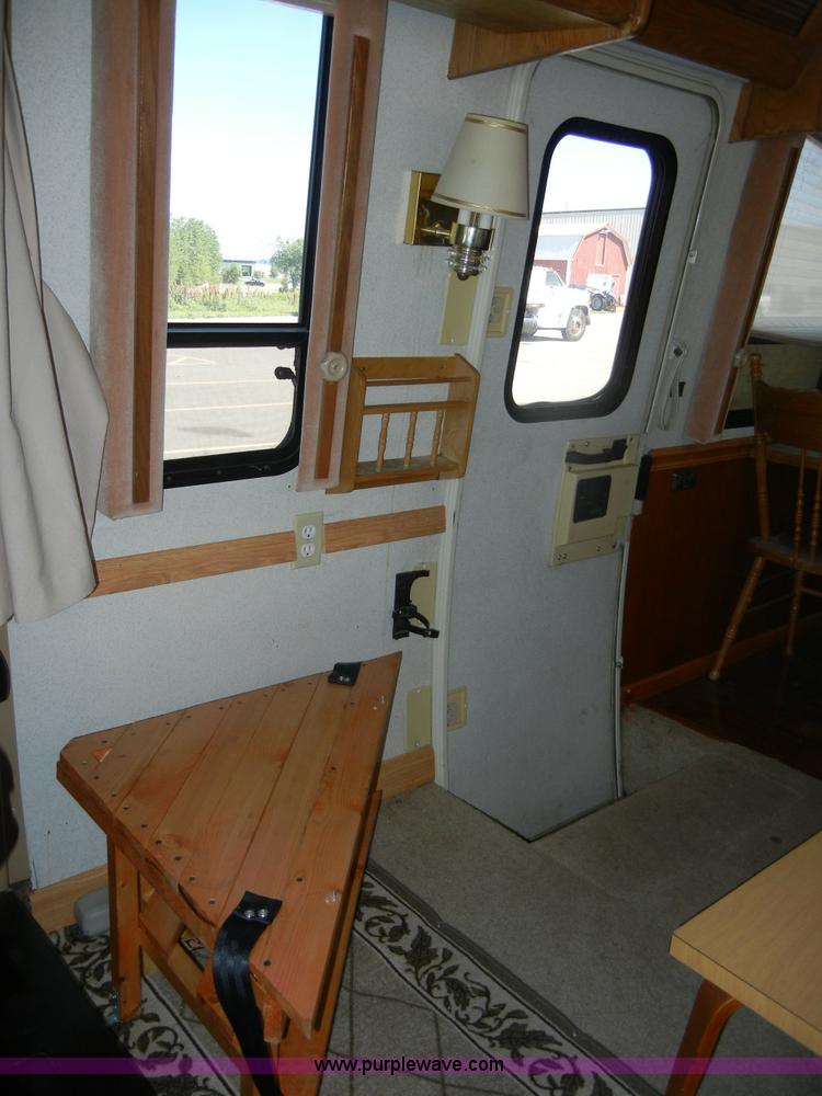 image for item 2362 1991 Elandan Winnebago RV/motor home