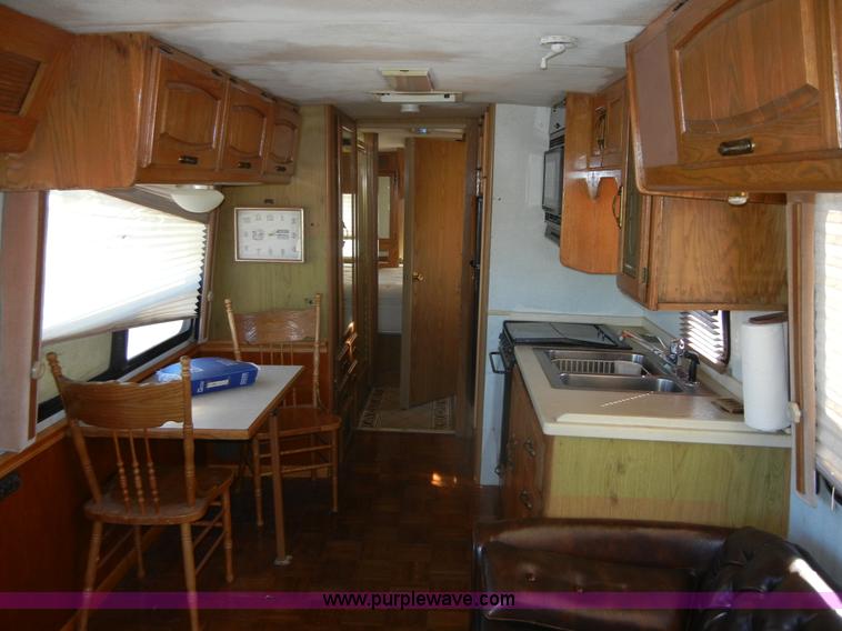 image for item 2362 1991 Elandan Winnebago RV/motor home