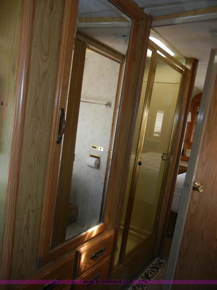 image for item 2362 1991 Elandan Winnebago RV/motor home