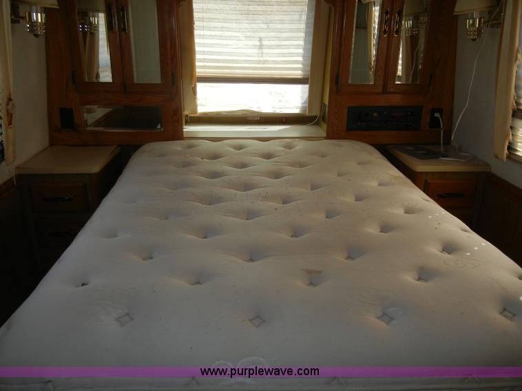 image for item 2362 1991 Elandan Winnebago RV/motor home