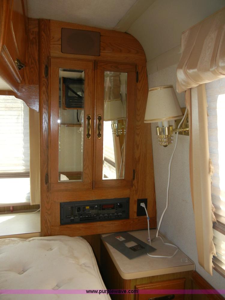 image for item 2362 1991 Elandan Winnebago RV/motor home
