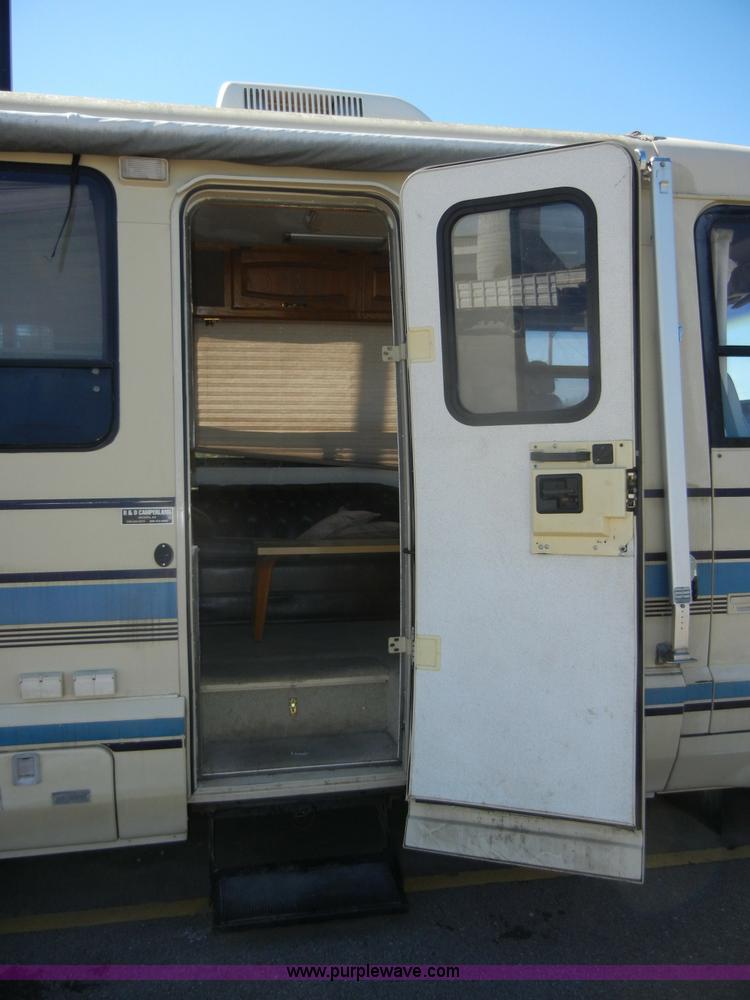 image for item 2362 1991 Elandan Winnebago RV/motor home