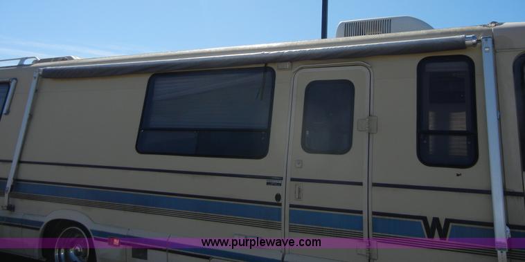 image for item 2362 1991 Elandan Winnebago RV/motor home