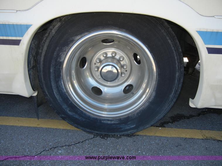 image for item 2362 1991 Elandan Winnebago RV/motor home