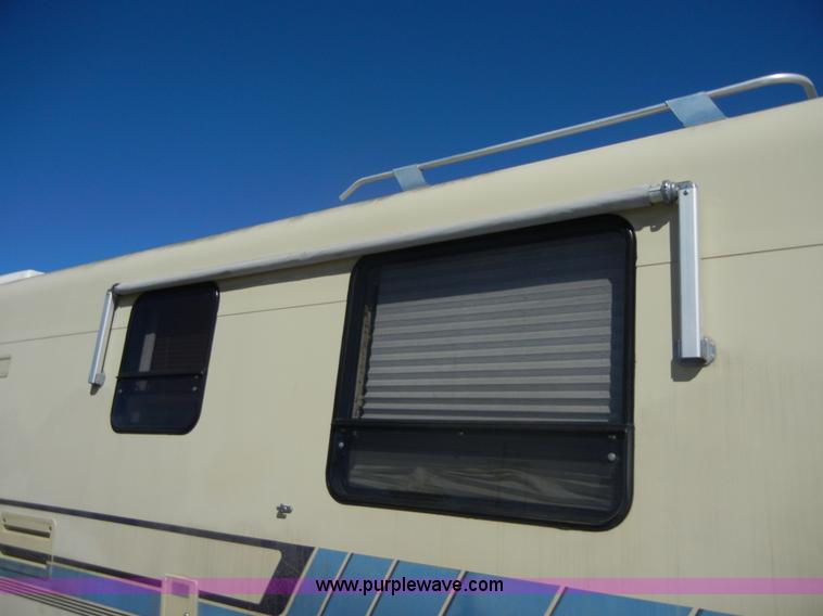image for item 2362 1991 Elandan Winnebago RV/motor home