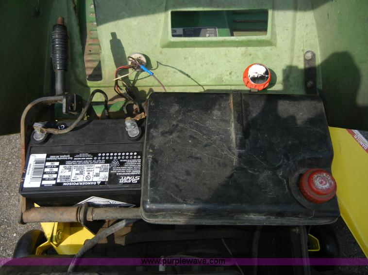 image for item 2367 John Deere 68 lawn mower