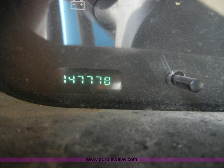 image for item 2372 2001 Dodge B3500 Ram Van