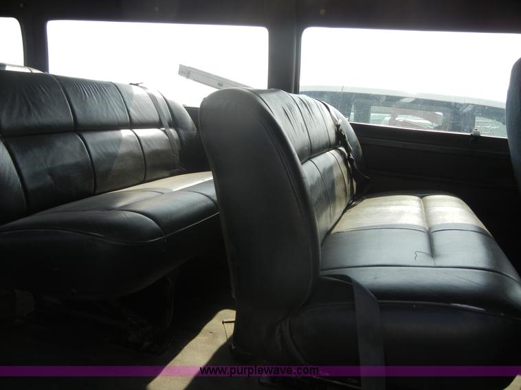 image for item 2372 2001 Dodge B3500 Ram Van