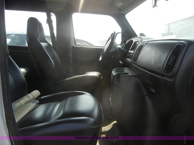 image for item 2372 2001 Dodge B3500 Ram Van