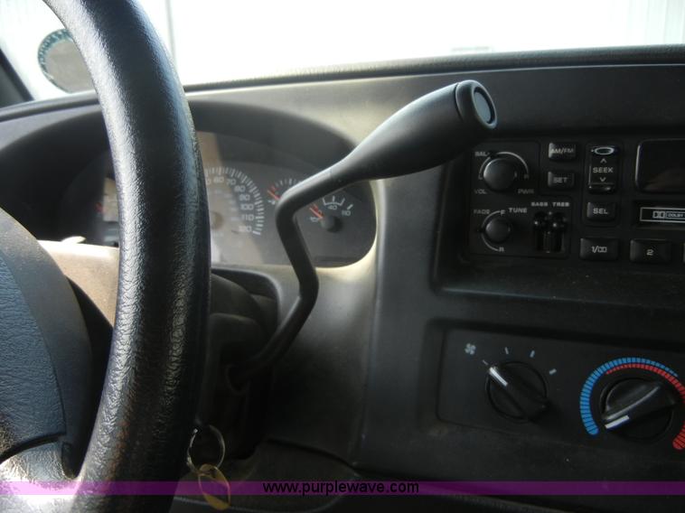 image for item 2372 2001 Dodge B3500 Ram Van