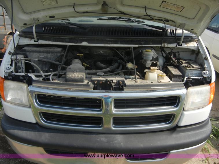 image for item 2372 2001 Dodge B3500 Ram Van