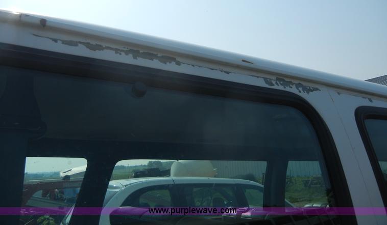 image for item 2372 2001 Dodge B3500 Ram Van