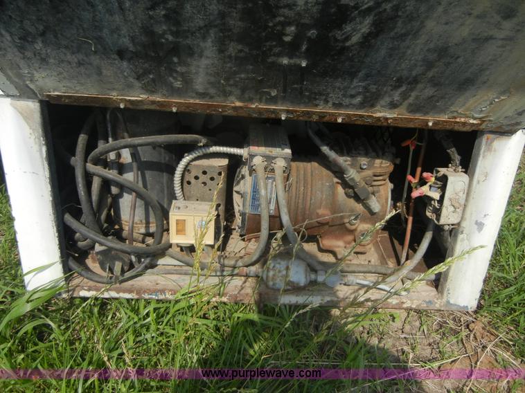 image for item 2377 9' x 89" x 80"H refrigerated truck box