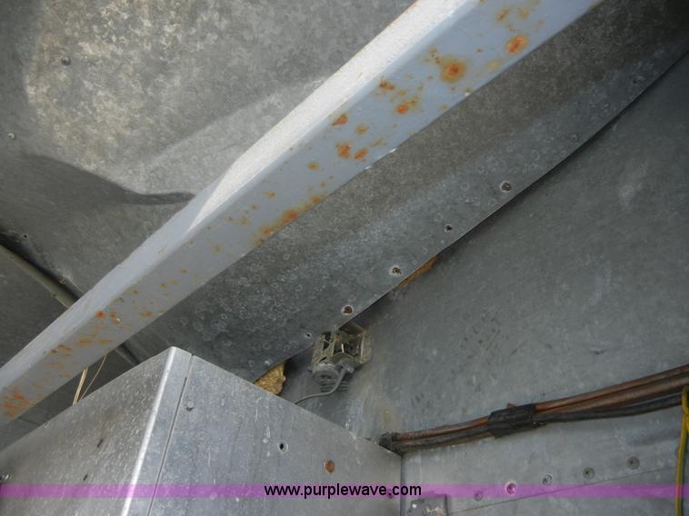 image for item 2377 9' x 89" x 80"H refrigerated truck box