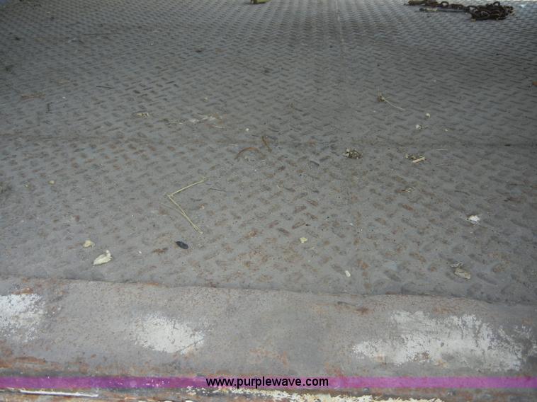 image for item 2377 9' x 89" x 80"H refrigerated truck box