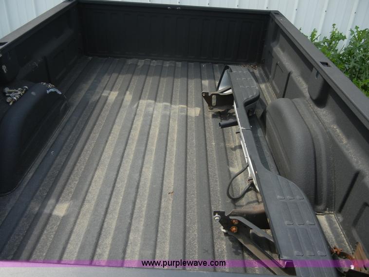 image for item 2388 2005 GMC 8' truck bed