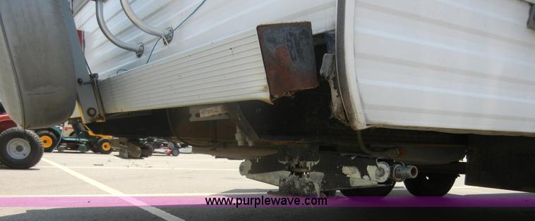 image for item 2396 1995 Wilderness Fleetwood 21' fifth wheel camper