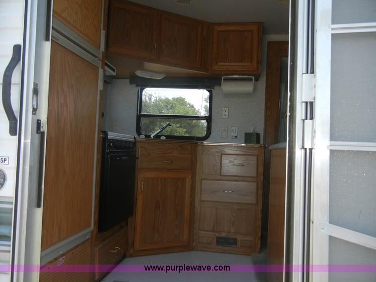 image for item 2396 1995 Wilderness Fleetwood 21' fifth wheel camper