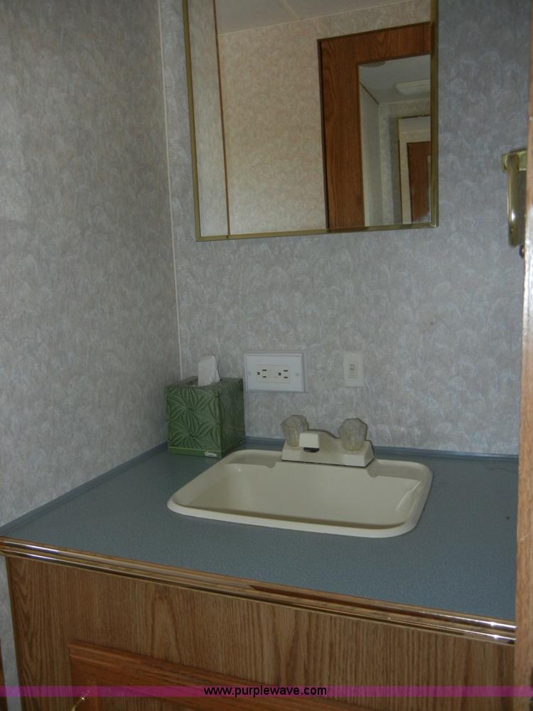 image for item 2396 1995 Wilderness Fleetwood 21' fifth wheel camper