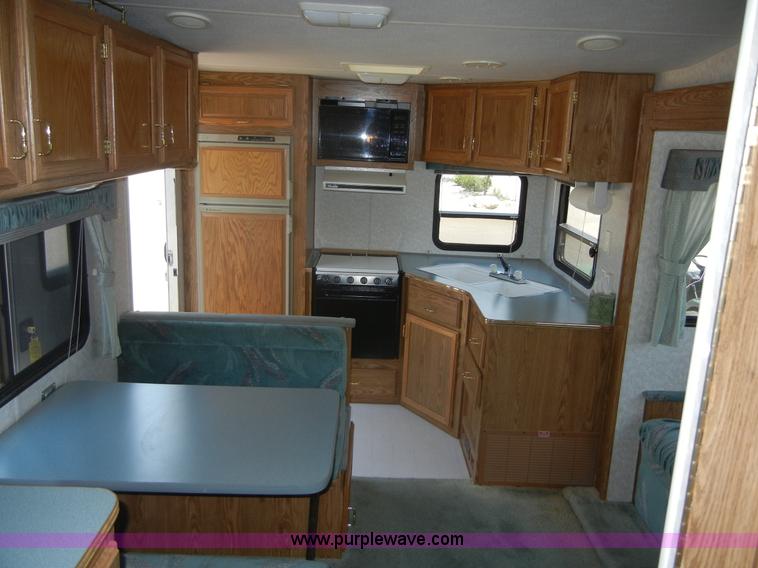 image for item 2396 1995 Wilderness Fleetwood 21' fifth wheel camper