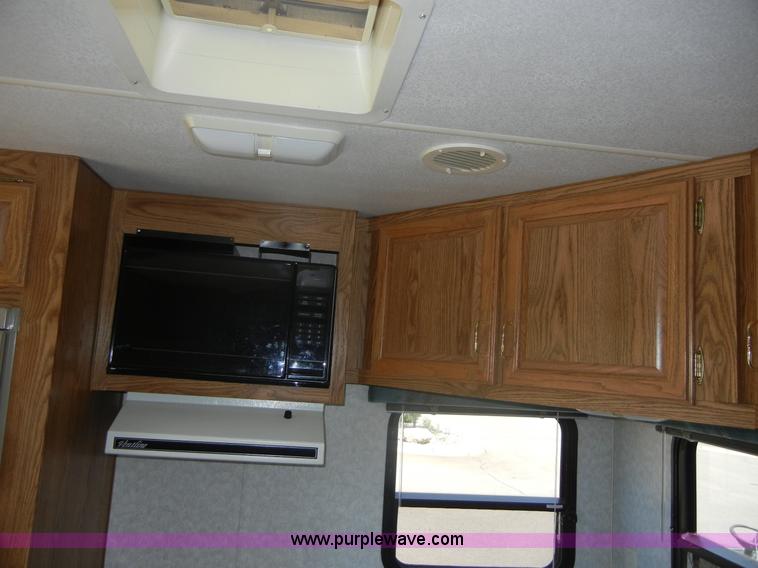 image for item 2396 1995 Wilderness Fleetwood 21' fifth wheel camper