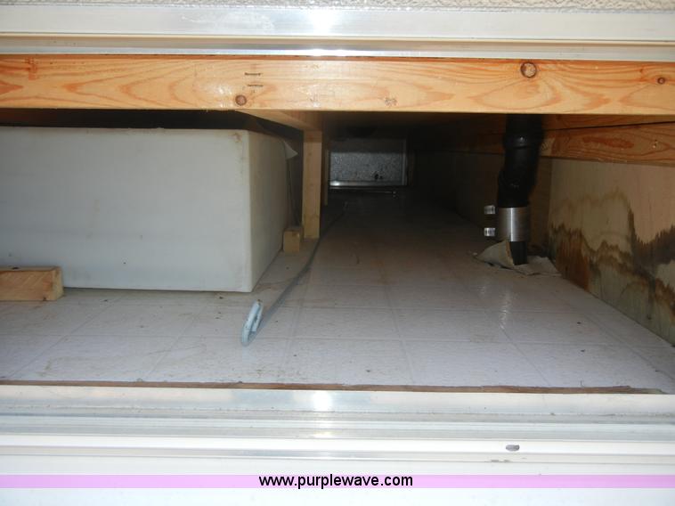 image for item 2396 1995 Wilderness Fleetwood 21' fifth wheel camper