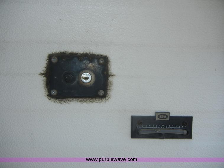 image for item 2396 1995 Wilderness Fleetwood 21' fifth wheel camper